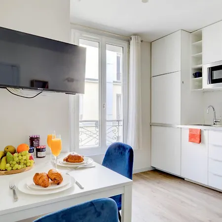 Bnbnova - Eiffel Tower & Invalides - 1br Apartmán *