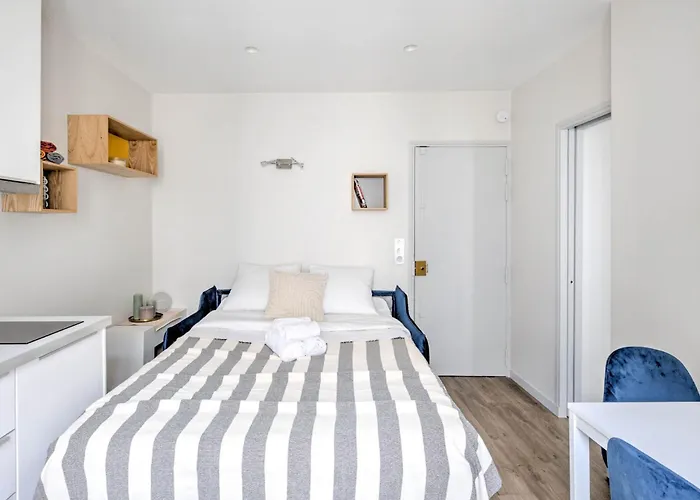 Bnbnova - Eiffel Tower & Invalides - 1br Apartman
