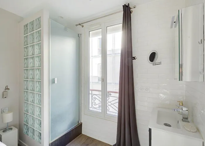 Bnbnova - Eiffel Tower & Invalides - 1br *