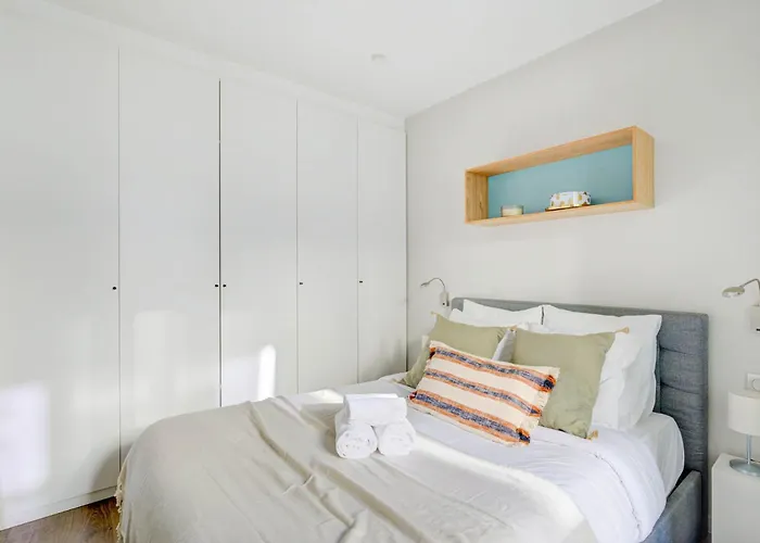 Bnbnova - Eiffel Tower & Invalides - 1br *