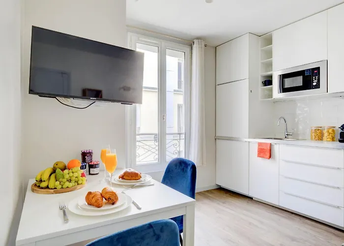 Bnbnova - Eiffel Tower & Invalides - 1br Apartmán *